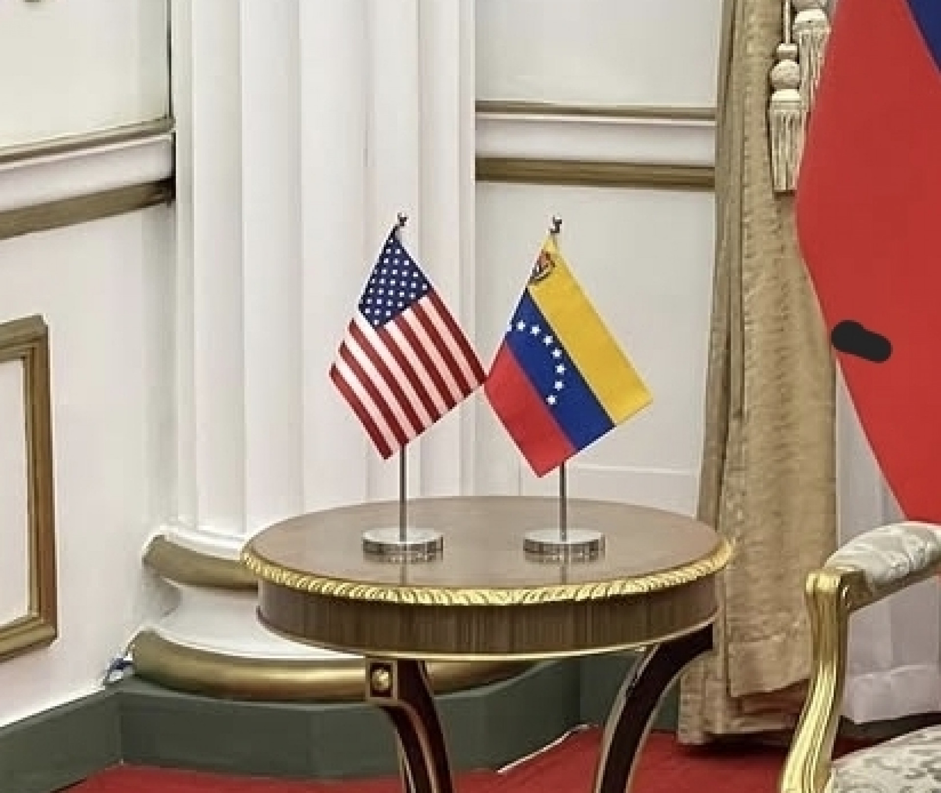 Venezuela autoriza simulação aérea de evacuação na embaixada dos EUA em Caracas