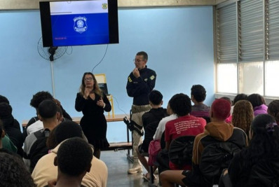 PRF promove ação educativa do Maio Amarelo para estudantes em Três Rios