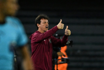 Por Fluminense e Corinthians, Diniz alcança recorde na Libertadores