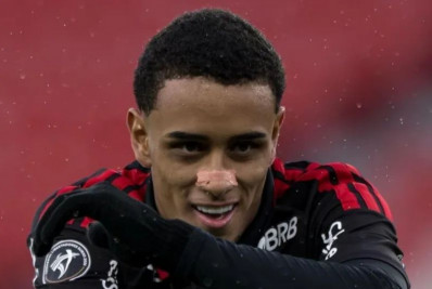 Flamengo bate o pé e corre risco de perder joia da base de graça