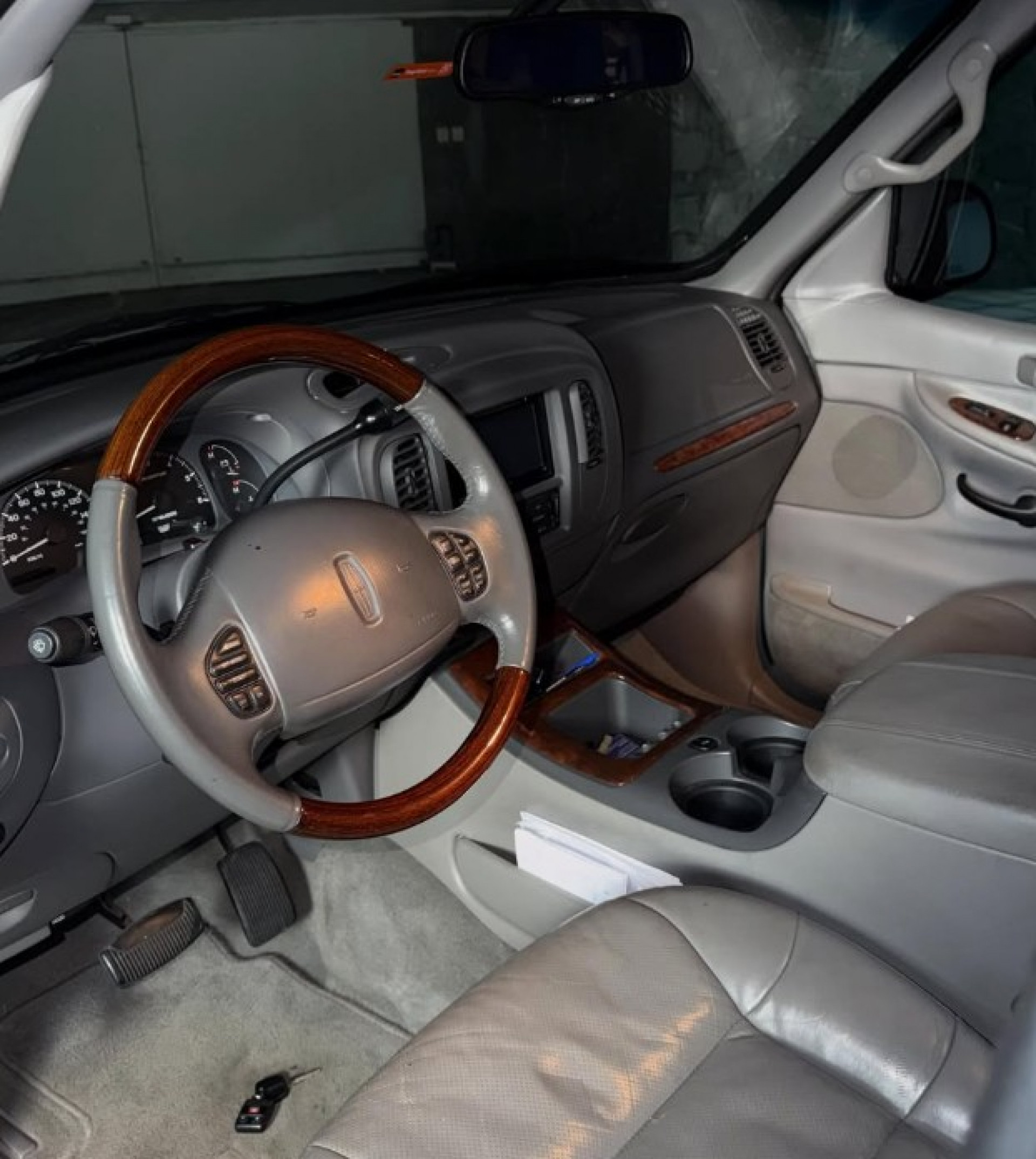Lincoln Navigator 2000, carro favorito do Gugu - Reprodução / Instagram