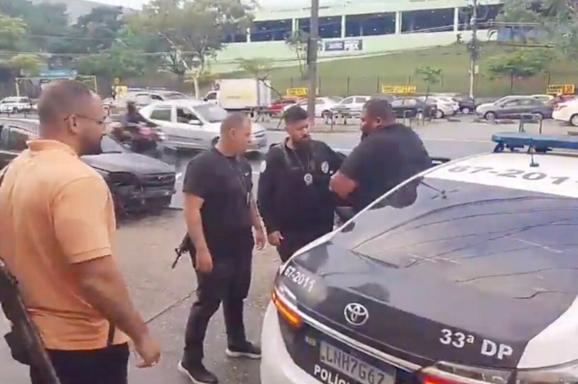Integrante da F&uacute;ria Jovem do Botafogo &eacute; preso por ataque a flamenguista