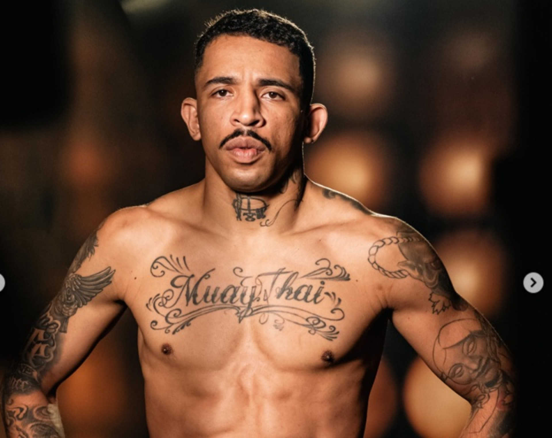Em alta, Carlos Prates revela conversas para disputar cinturão do UFC: 'Sou o próximo'