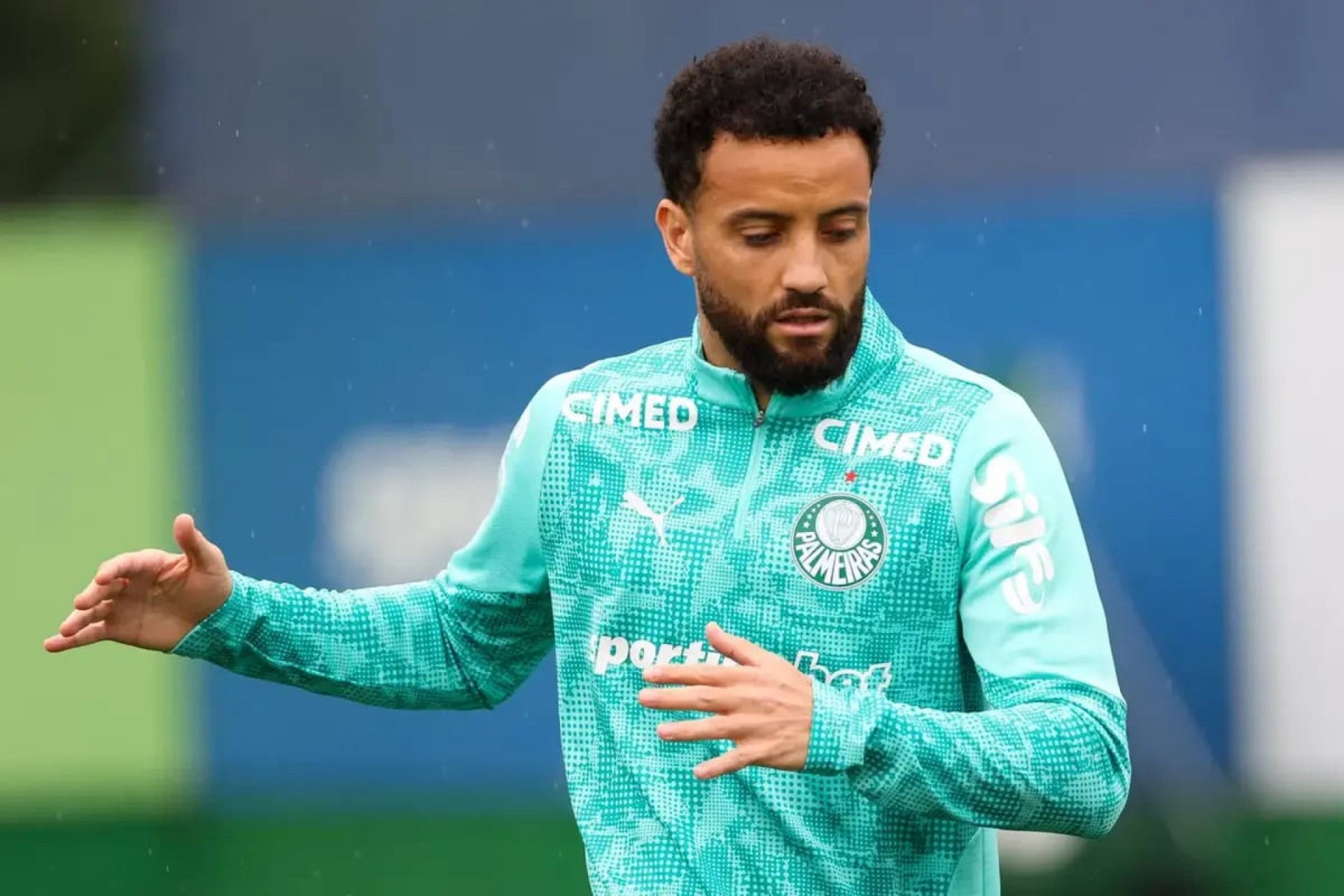Abel ganha refor&ccedil;o e mant&eacute;m d&uacute;vida t&aacute;tica para duelo entre Palmeiras e Flamengo