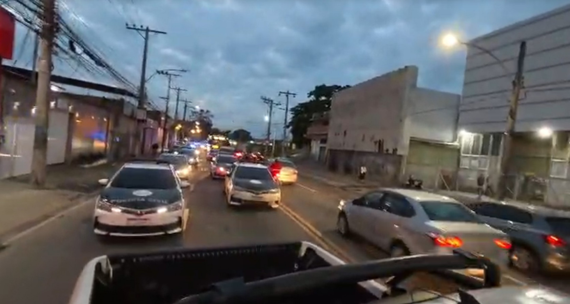 Policiais civis atuam no Complexo do Lins para prender traficantes do Comando Vermelho - Reprodução