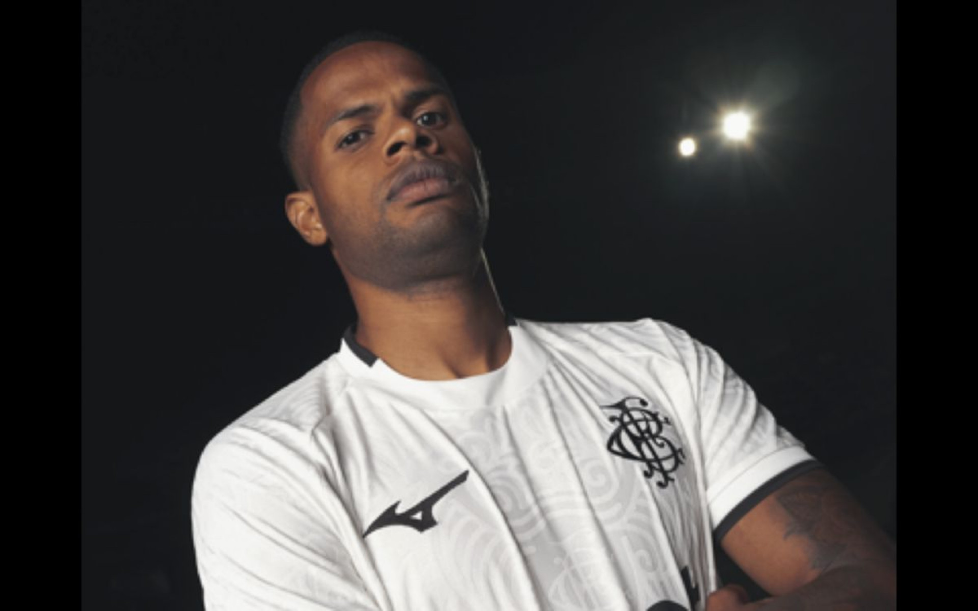 Novo uniforme do Botafogo, em parceria com a Mizuno - Divulgação / Botafogo