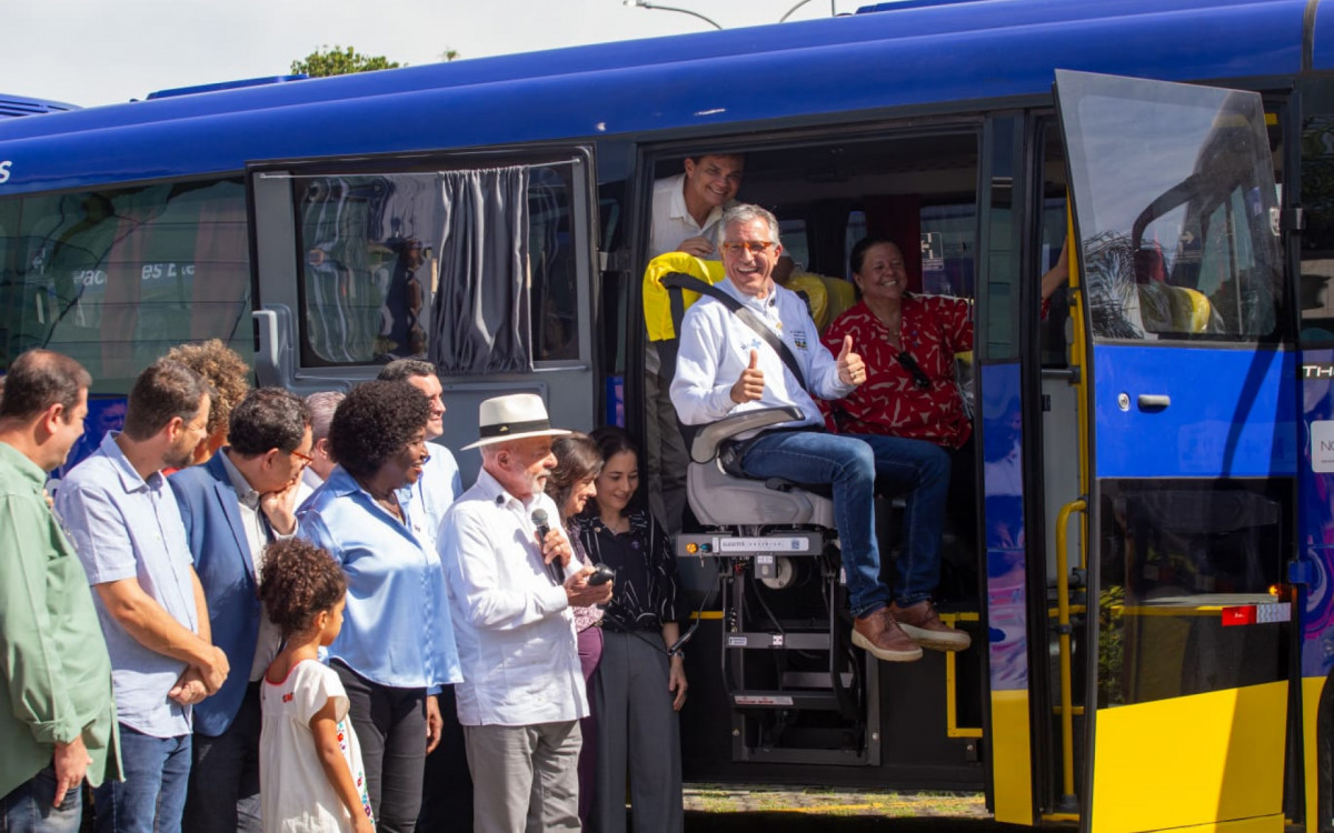 Lula e Padilha inauguram nova sede da Fiocruz e entrega ve&iacute;culos para transporte de pacientes do SUS