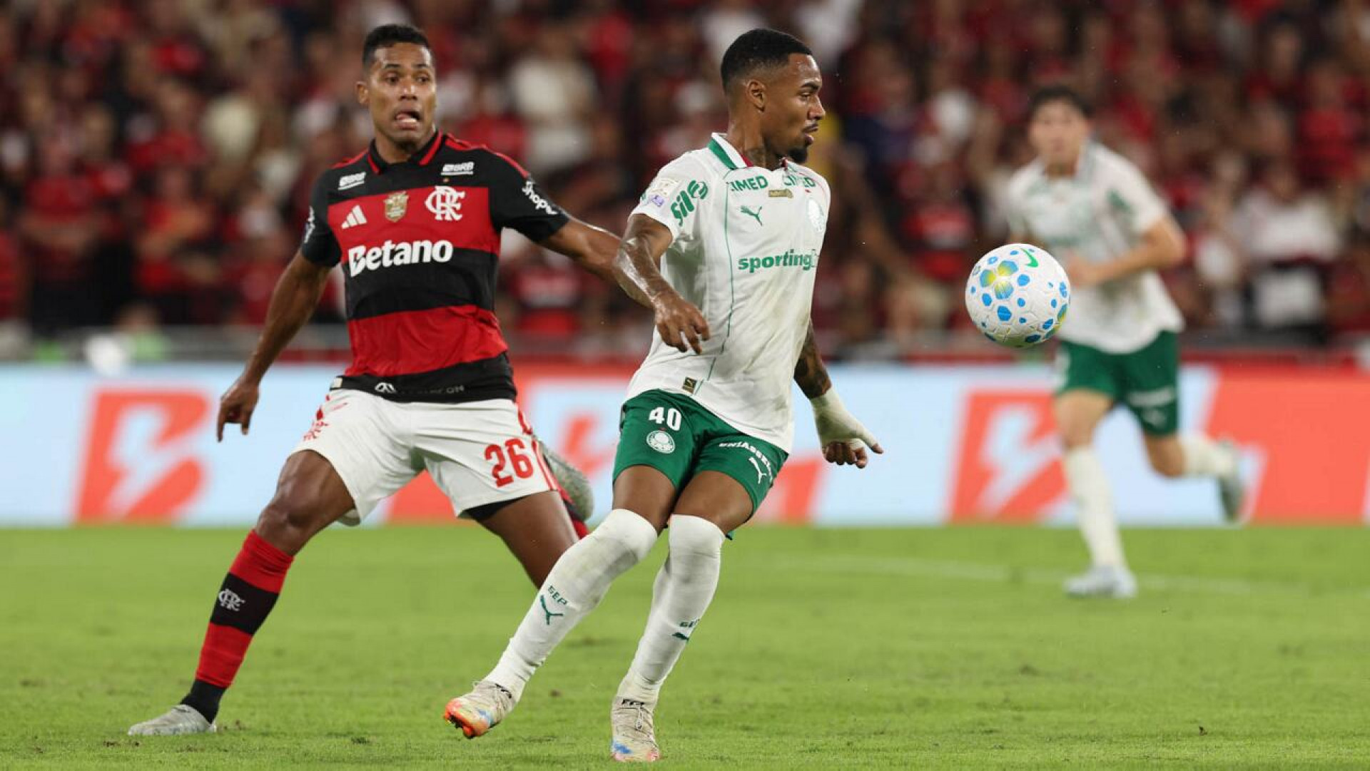 Palmeiras arrasa o Flamengo e dispara na lideran&ccedil;a do Brasileir&atilde;o