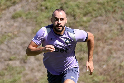 Arthur Cabral relembra fase difícil e cita questão psicológica: 'A gente acha que desaprendeu'