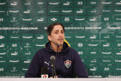 Zubeldía assume jogo ruim do Fluminense, mas critica arbitragem: 'Não consigo entender'