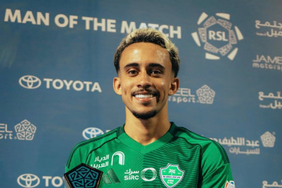 Ex-Flamengo, Matheus Gonçalves brilha com gol e prêmio de melhor em campo na Arábia