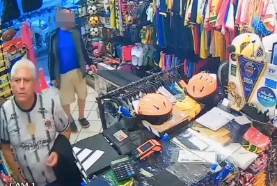 Vídeo: idoso é preso após furtar celular dentro de loja em Ipanema