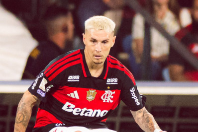 Varela destaca mudança na partida com um a menos: 'Resultado não concorda com o jogo'