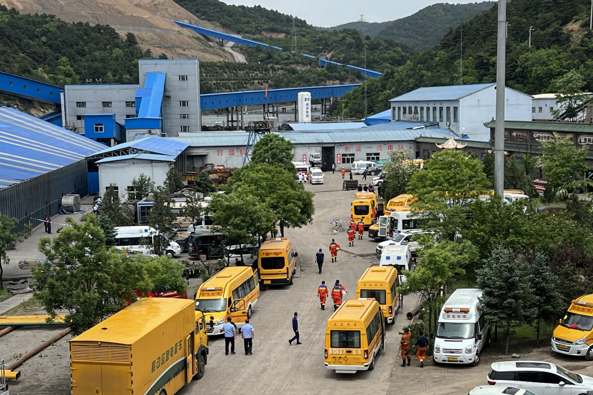 Explosão em mina de carvão na China deixa ao menos 90 mortos e centenas de feridos