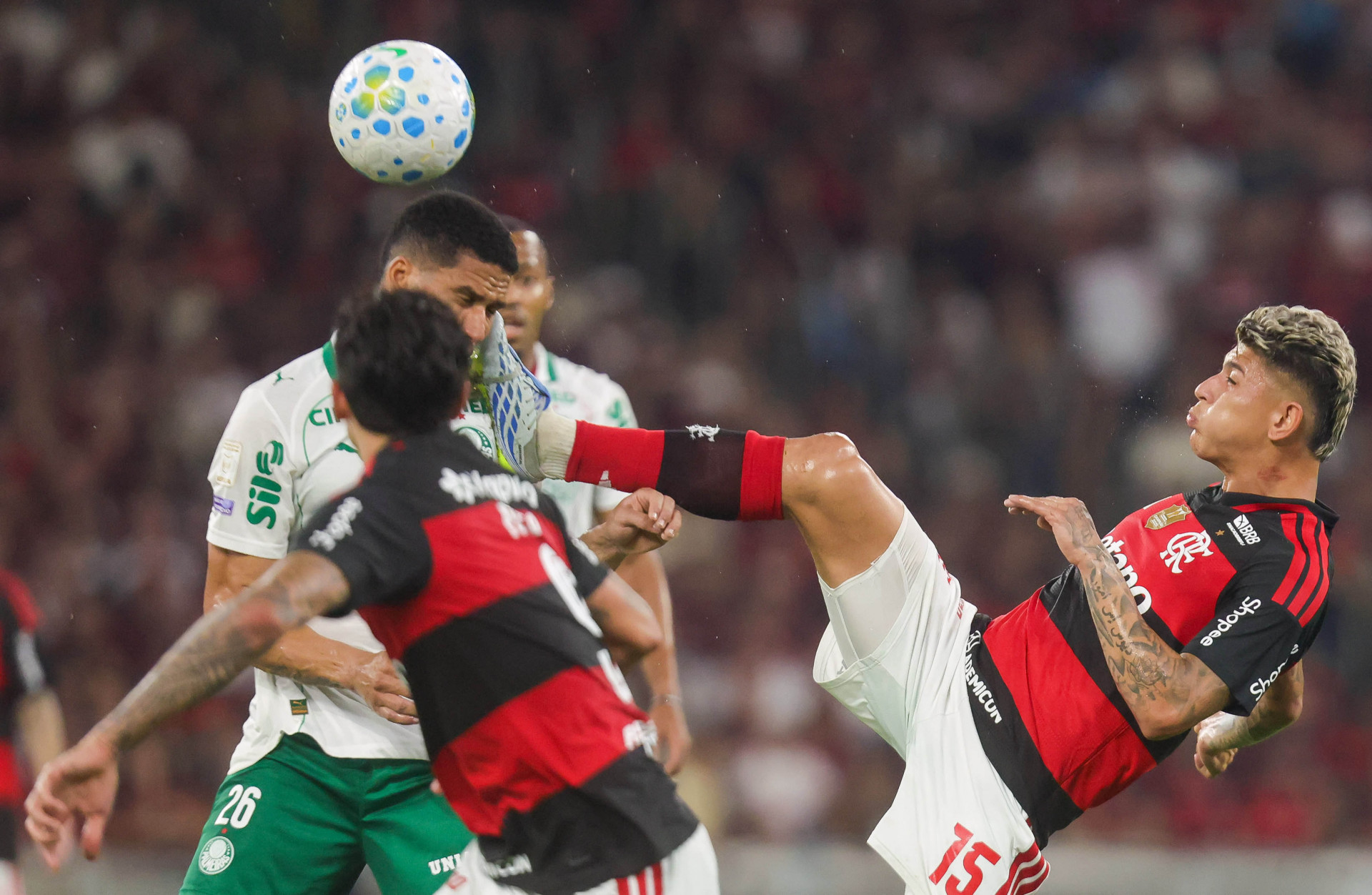 Lance que causou a expuls&atilde;o de Carrascal - PEDRO KIRILOS/ESTADÃO CONTEÚDO/ESTADÃO CONTEÚDO