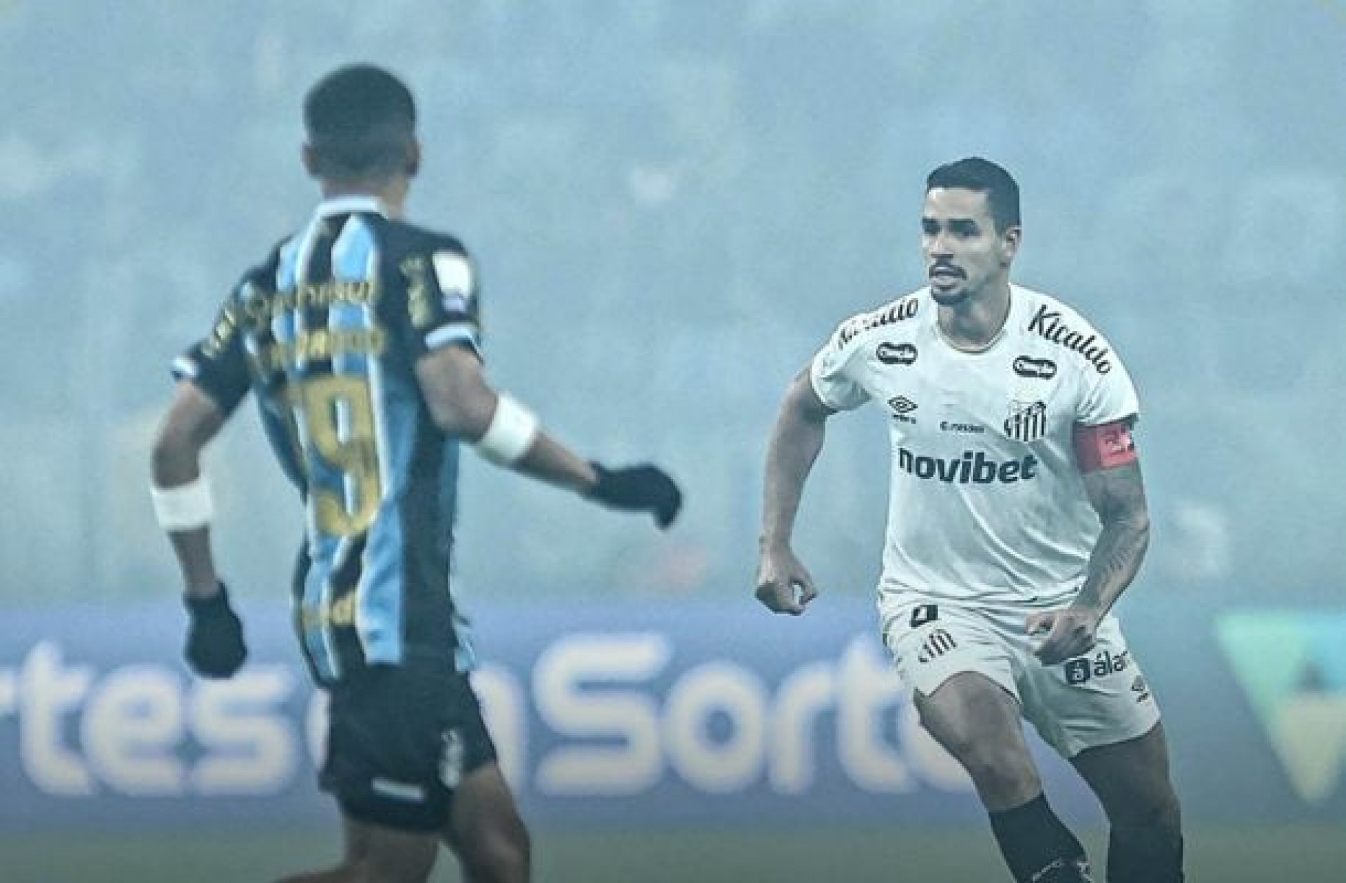 Lucas Ver&iacute;ssimo desabafa ap&oacute;s derrota do Santos: “Tem que ter vergonha na cara”