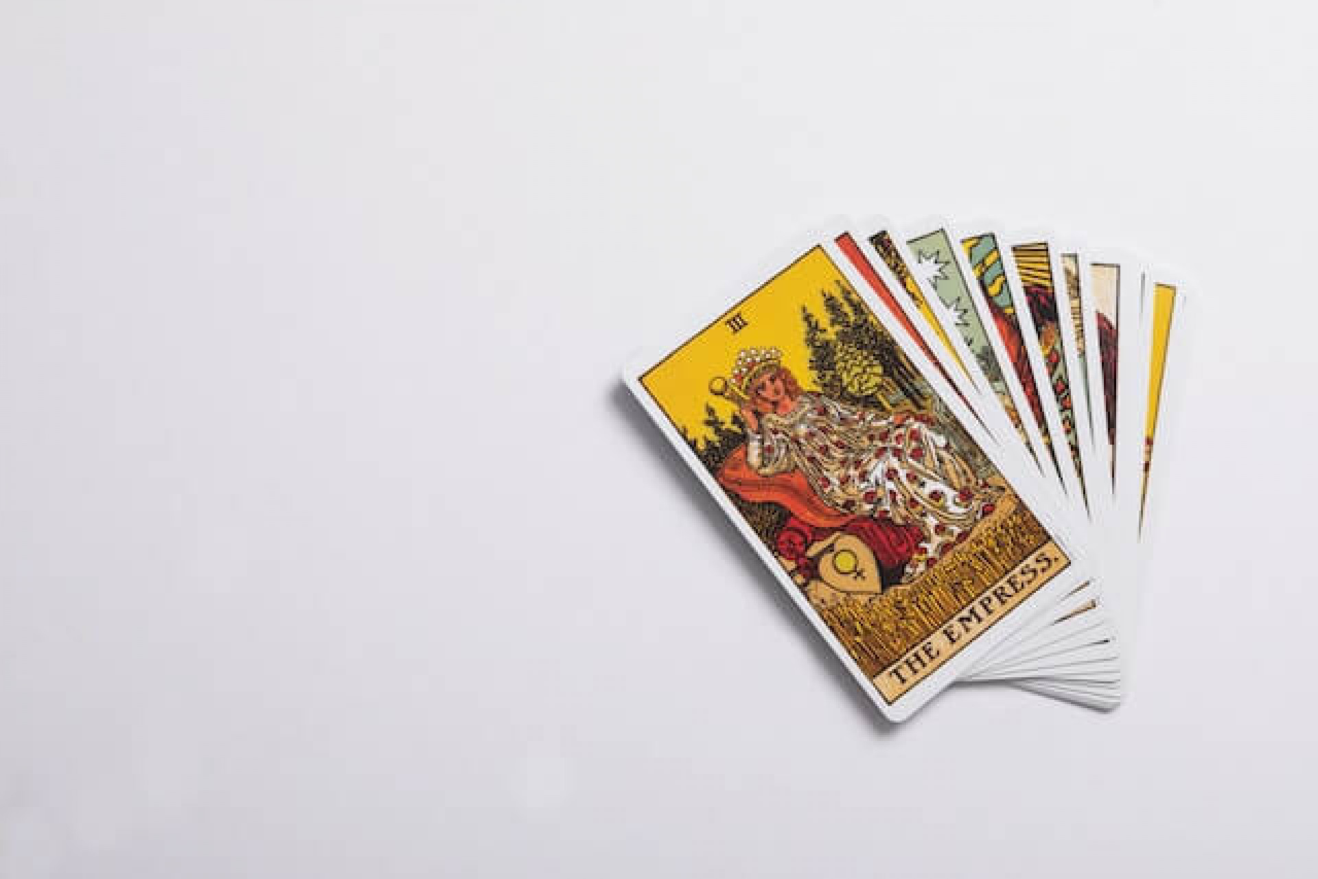 Como aprender a ler Tarot do zero: guia completo para iniciantes