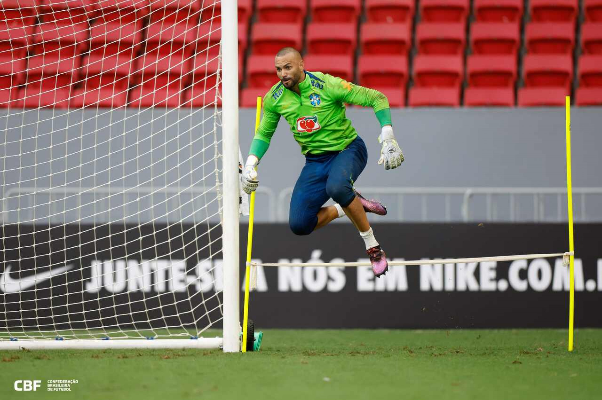 Weverton festeja triunfo do Gr&ecirc;mio e fala de convoca&ccedil;&atilde;o: “Sempre um orgulho”