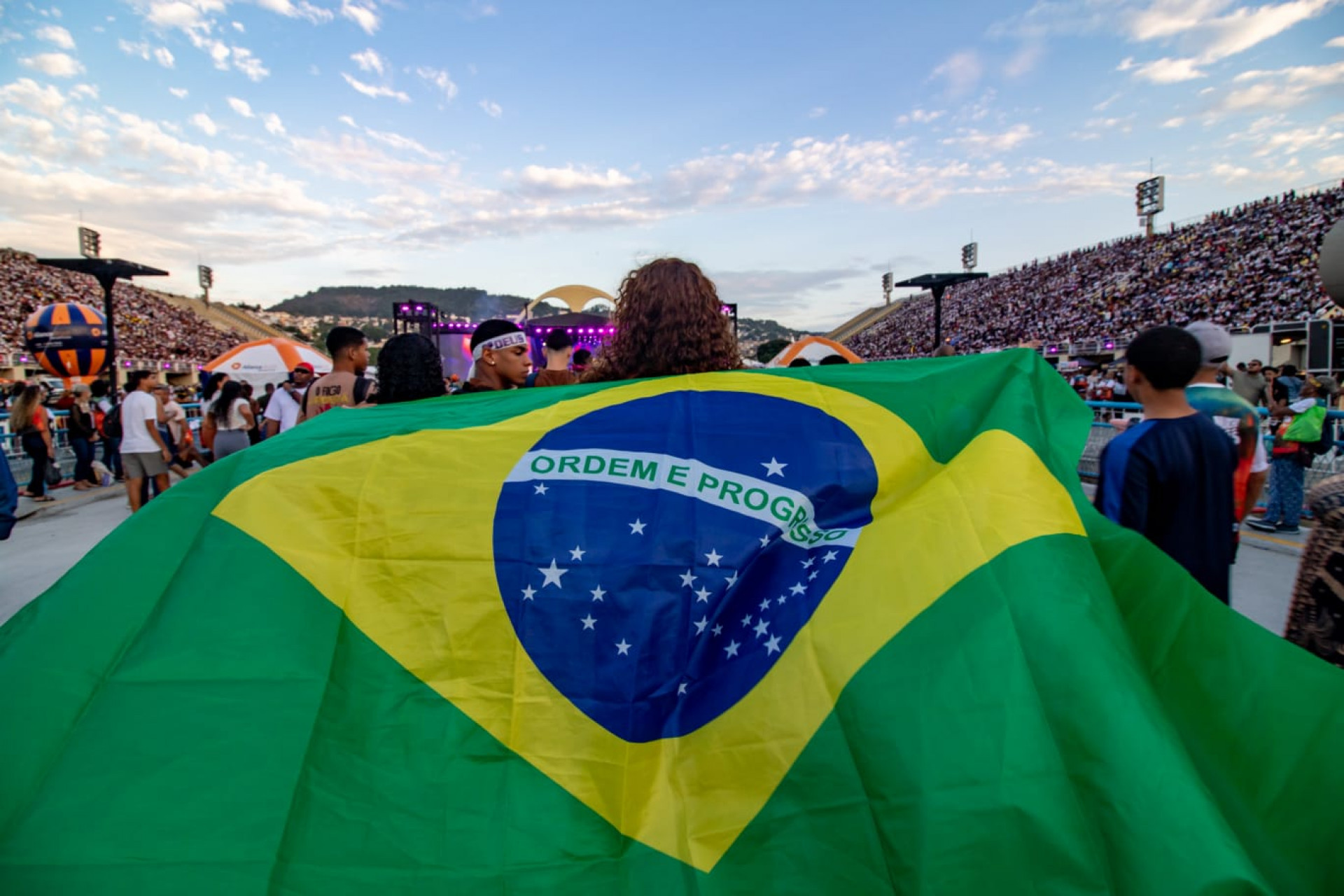 Fiés levaram bandeiras do Brasil para a 19ª edição Marcha para Jesus - Érica Martin/Agência O Dia