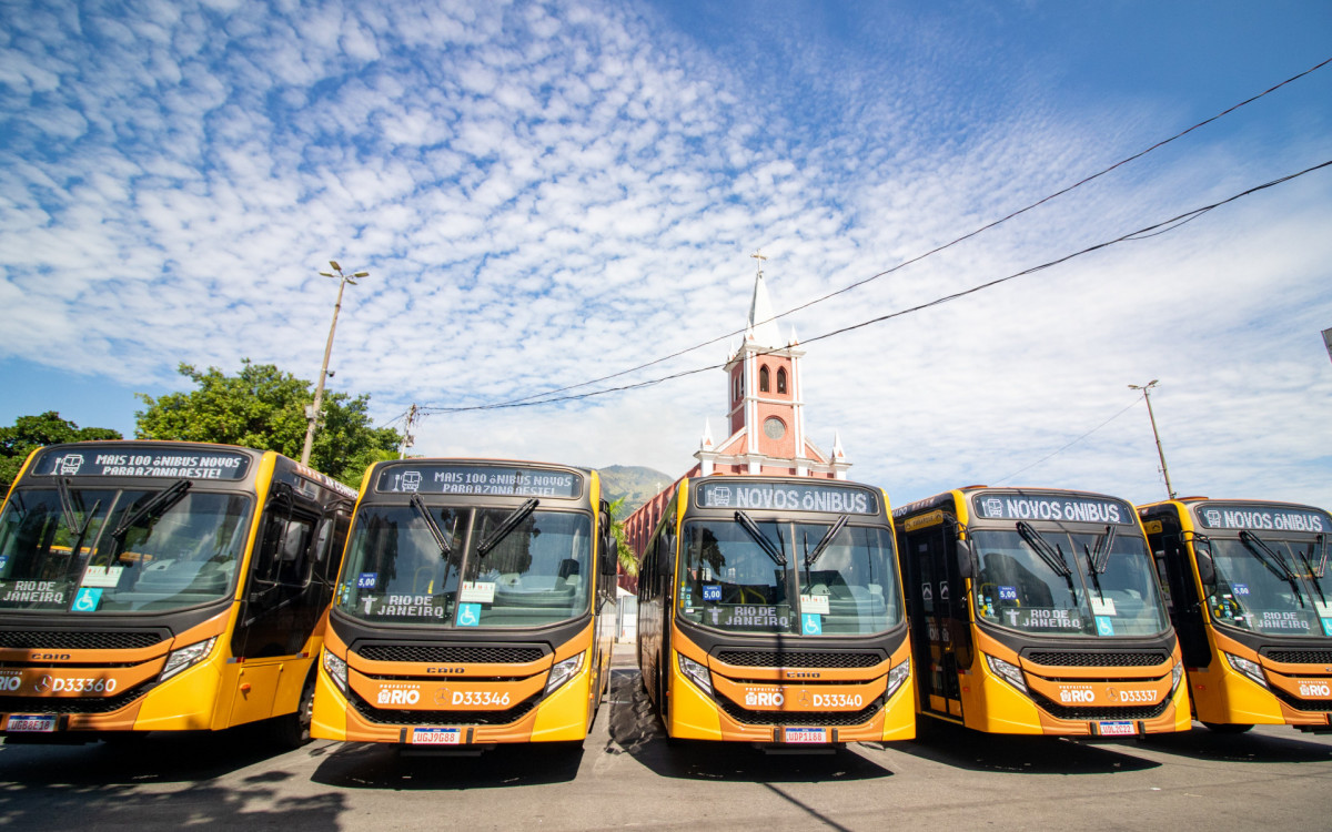 Novos ve&iacute;culos come&ccedil;am a operar em oito linhas na Zona Oeste, com redu&ccedil;&atilde;o de intervalos 