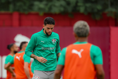 Jemmes admite situação delicada da defesa do Fluminense: 'Trabalhar para melhorar'