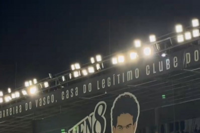 Vídeo! Vasco faz homenagens a Geovani em jogo contra Red Bull Bragantino