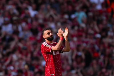 Salah se despede do Liverpool e não segura emoção: 'Chorei mais que minha vida inteira'