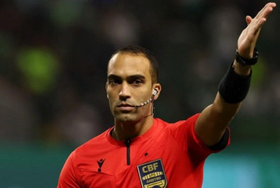 Árbitro relata ameaça em súmula de jogo entre Flamengo e Palmeiras: 'Não sai daqui vivo'