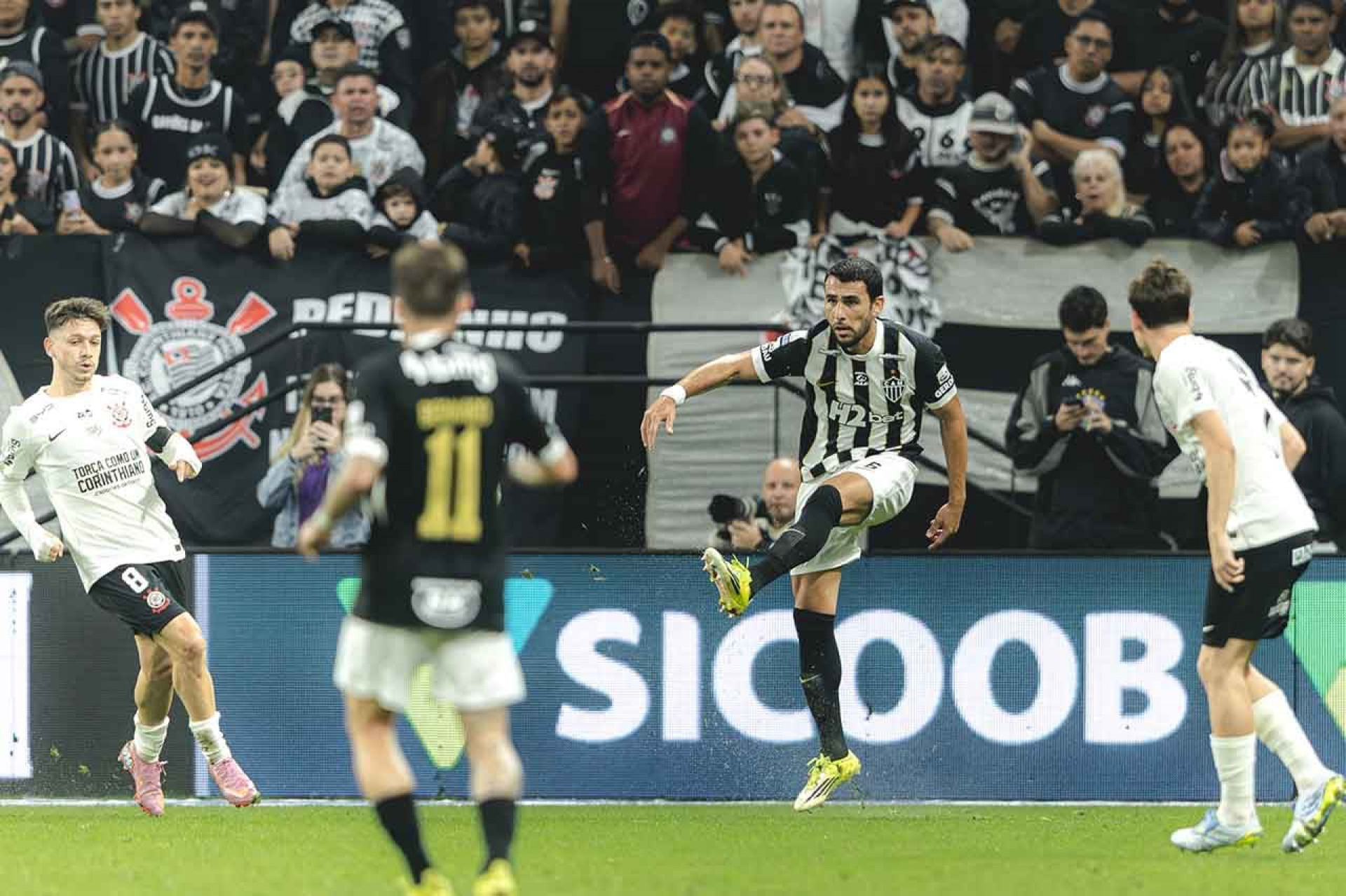 Alonso elogia Atl&eacute;tico em derrota, mas cobra efetividade: “Fica dif&iacute;cil”