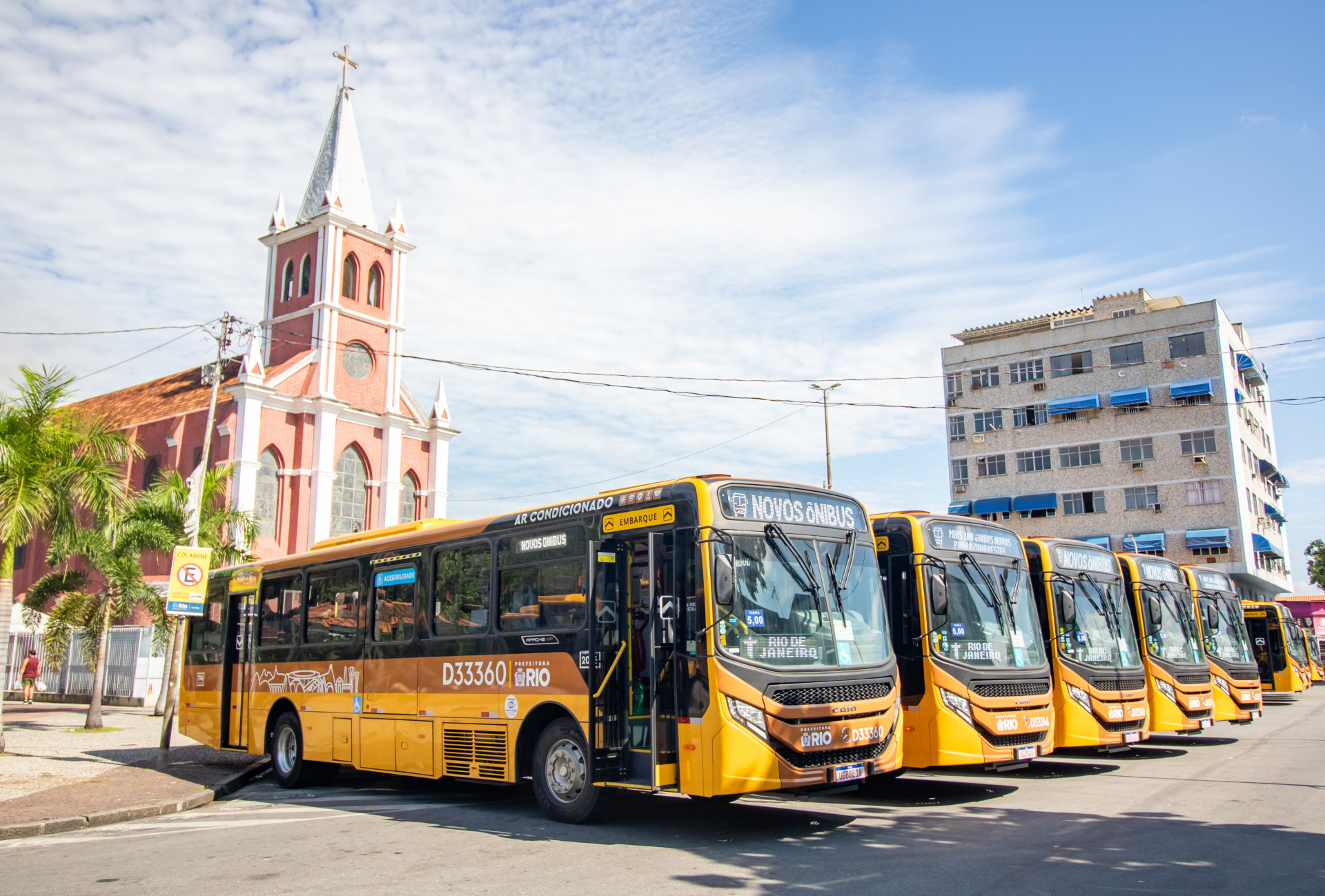Novos veículos começam a operar em oito linhas na Zona Oeste, com redução de intervalos - Érica Martin/Agência O Dia