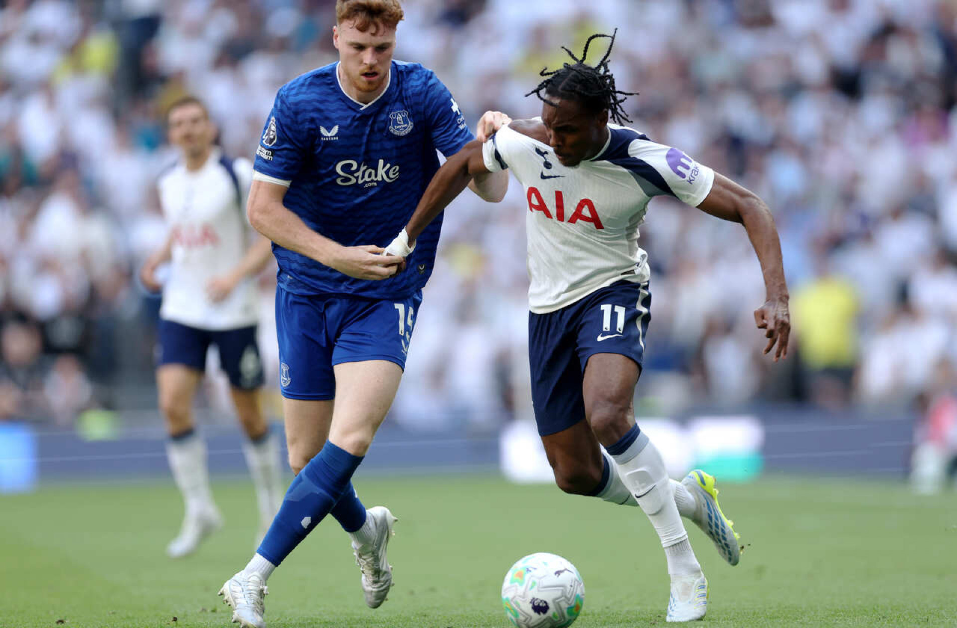 Tottenham escapa do rebaixamento na Inglaterra