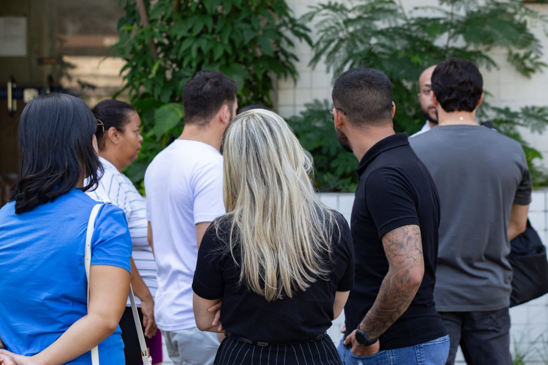 Familiares de Ciene Pires de Paulo no Instituto Médico Legal (IML) do Centro - Érica Martin/ Agência O Dia
