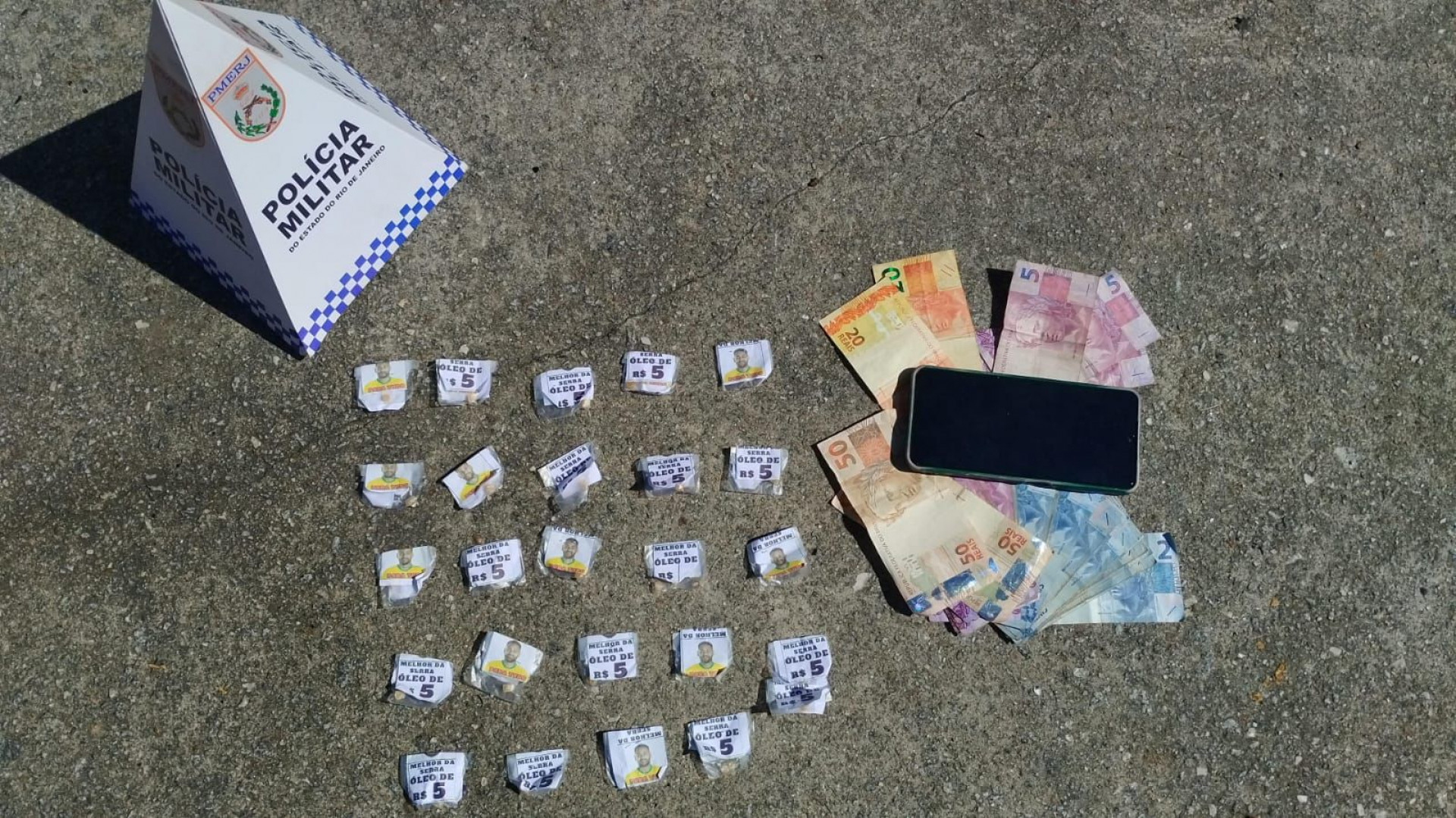 Casal é preso por tráfico de drogas no Bairro Esperança
