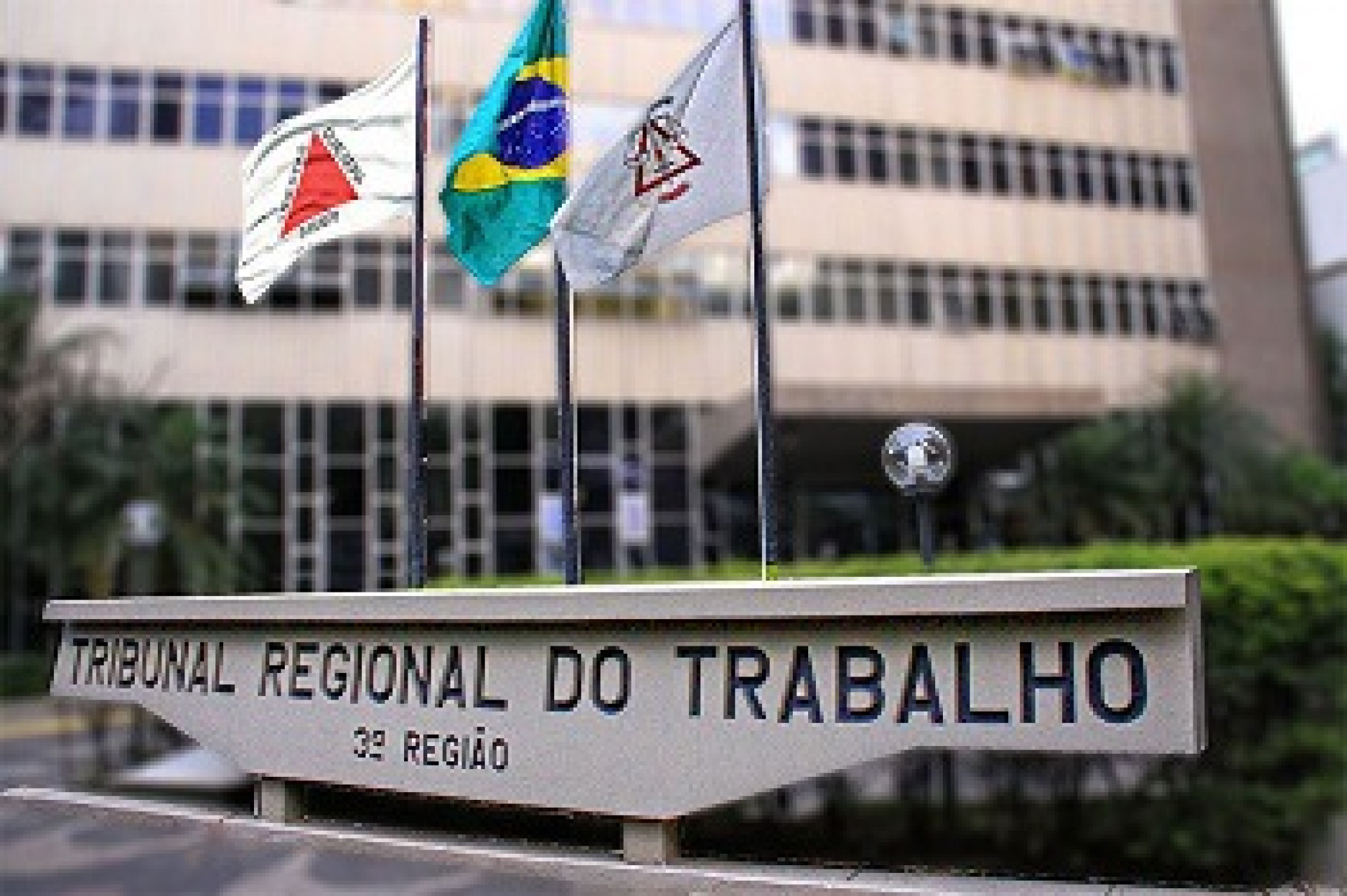 Justiça condena empresa que instalou câmeras em banheiro de funcionários