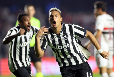 Jordan Barrera ressurge no Botafogo e ganha moral com Franclim Carvalho