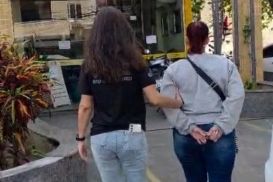 Foragida da Justiça é presa ao tentar visitar filho em presídio no Complexo de Gericinó