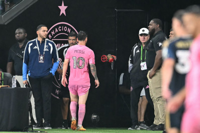 Argentina em alerta: Messi sente coxa e vira preocupação para a Copa do Mundo