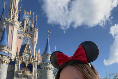 Larissa Manoela diz que precisou de escolta na Disney após multidão parar parque
