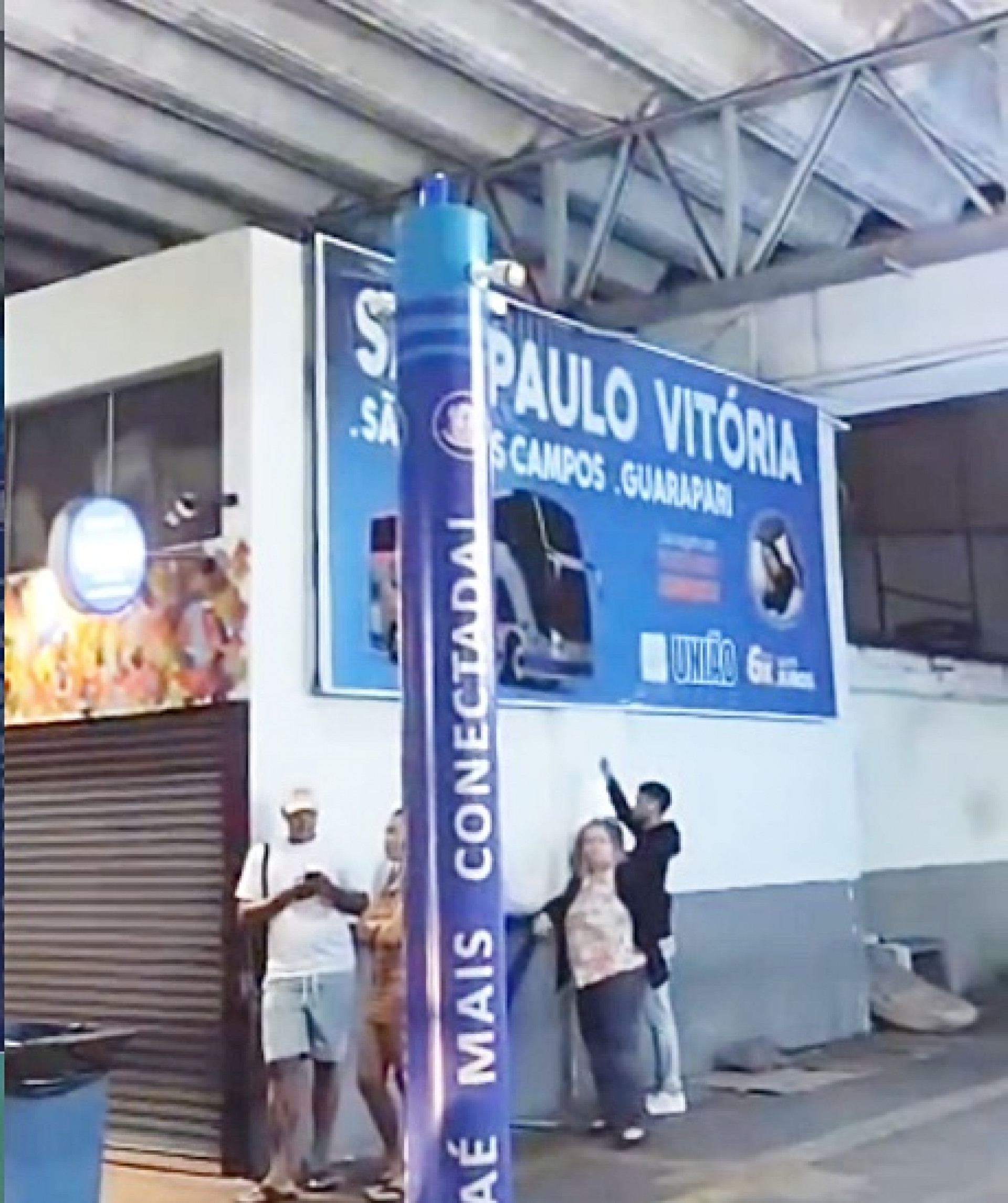 &Aacute;rea da rodovi&aacute;ria de Maca&eacute; recebeu limpeza e refor&ccedil;o no monitoramento ap&oacute;s reclama&ccedil;&otilde;es de moradores - Foto: Reprodu&ccedil;&atilde;o V&iacute;deo Rede Social
