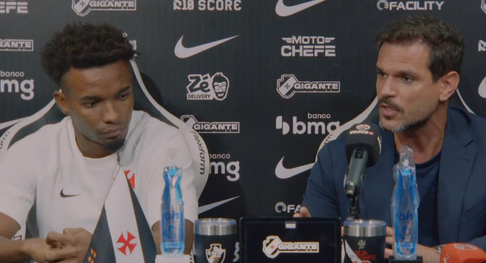 Diretor de futebol dá coletiva no lugar de Renato e diz que treinador segue no cargo