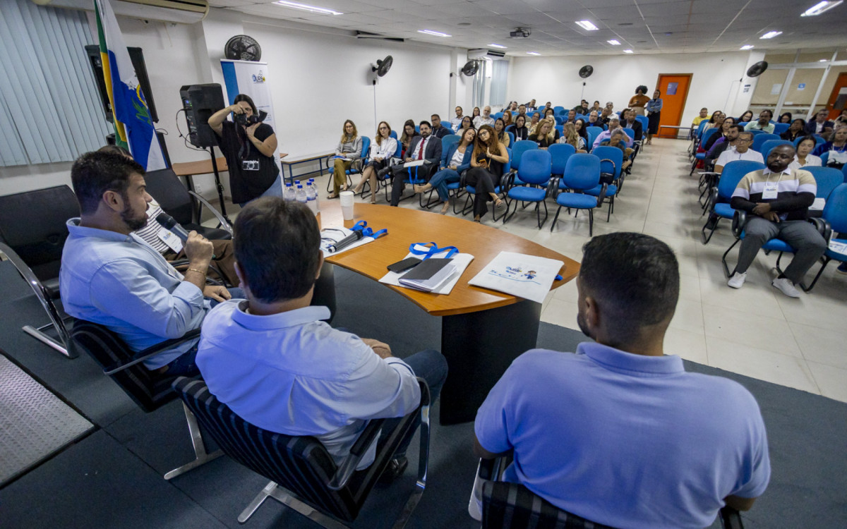 Especialistas, autoridades e representantes da região participaram da Caravana da Reurb em Macaé