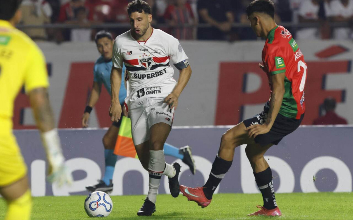 S&atilde;o Paulo domina Boston River e se classifica como l&iacute;der do grupo