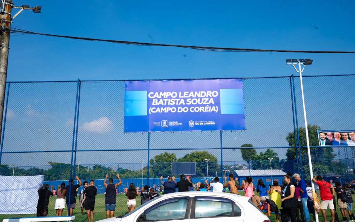 Prefeitura de Duque de Caxias entrega novo campo do Coreia