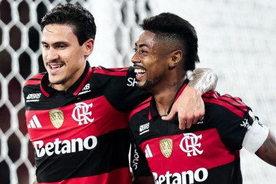 Flamengo deixa gols para reta final e vence o Cusco no Maracanã