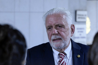 Objetivo é votar PEC do Banco Central, não ficar empurrando com a barriga, afirma Jaques Wagner
