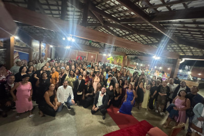 Baile de Gala homenageia mães da Academia da Saúde com noite de encanto e celebração