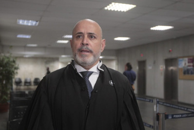 Advogado de Jairinho deixa defesa no segundo dia do julgamento