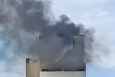 Incêndio atinge edifício no Centro do Rio