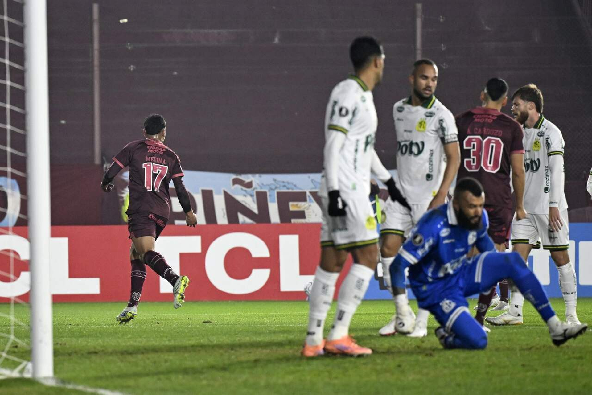 Mirassol perde para o Lan&uacute;s e avan&ccedil;a em segundo no Grupo G da Libertadores