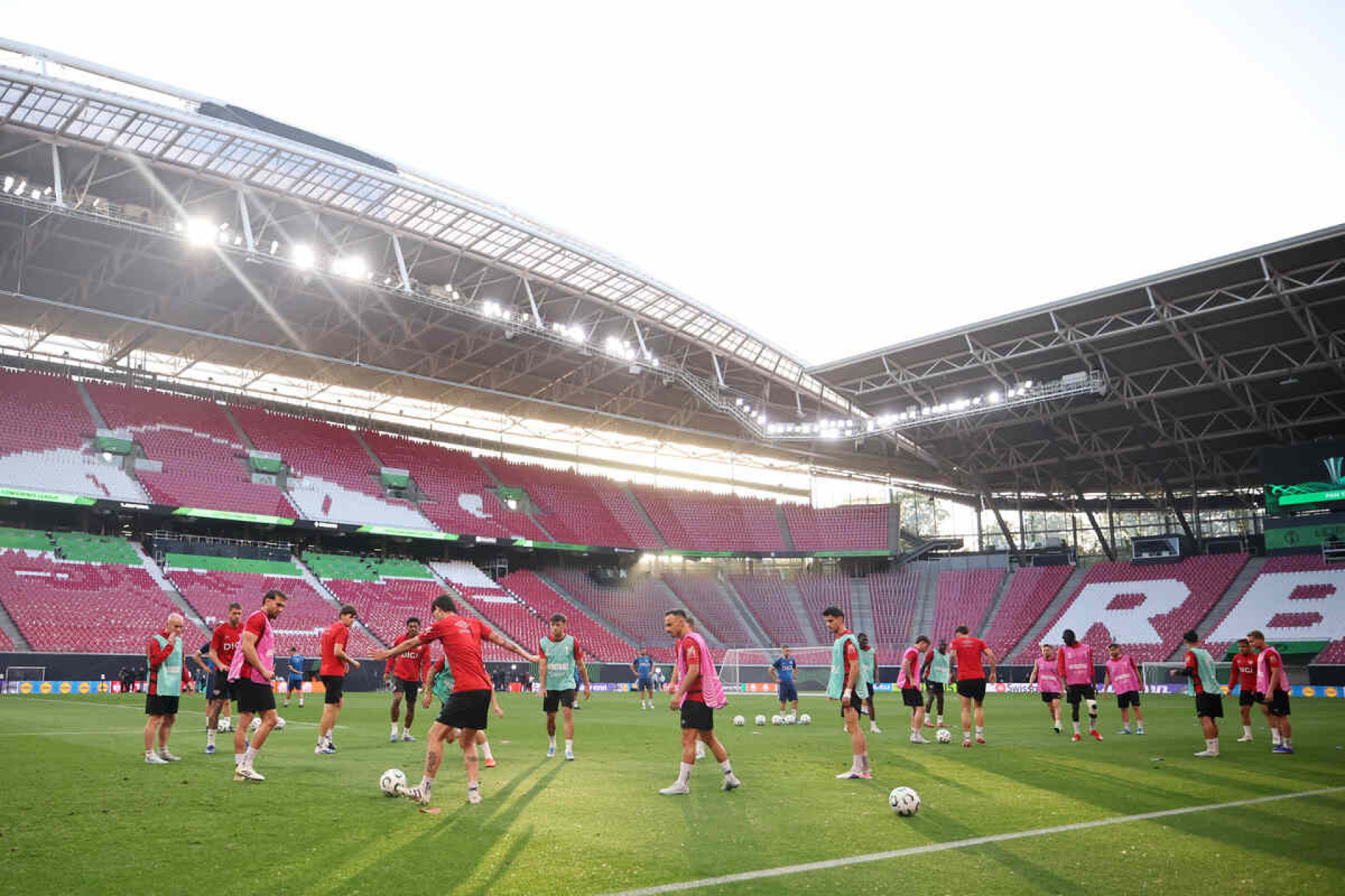 Crystal Palace x Rayo Vallecano: onde assistir, escala&ccedil;&otilde;es e arbitragem